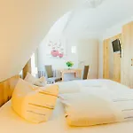 Fischerhaus Garni Alojamento de Acomodação e Pequeno-almoço 3*